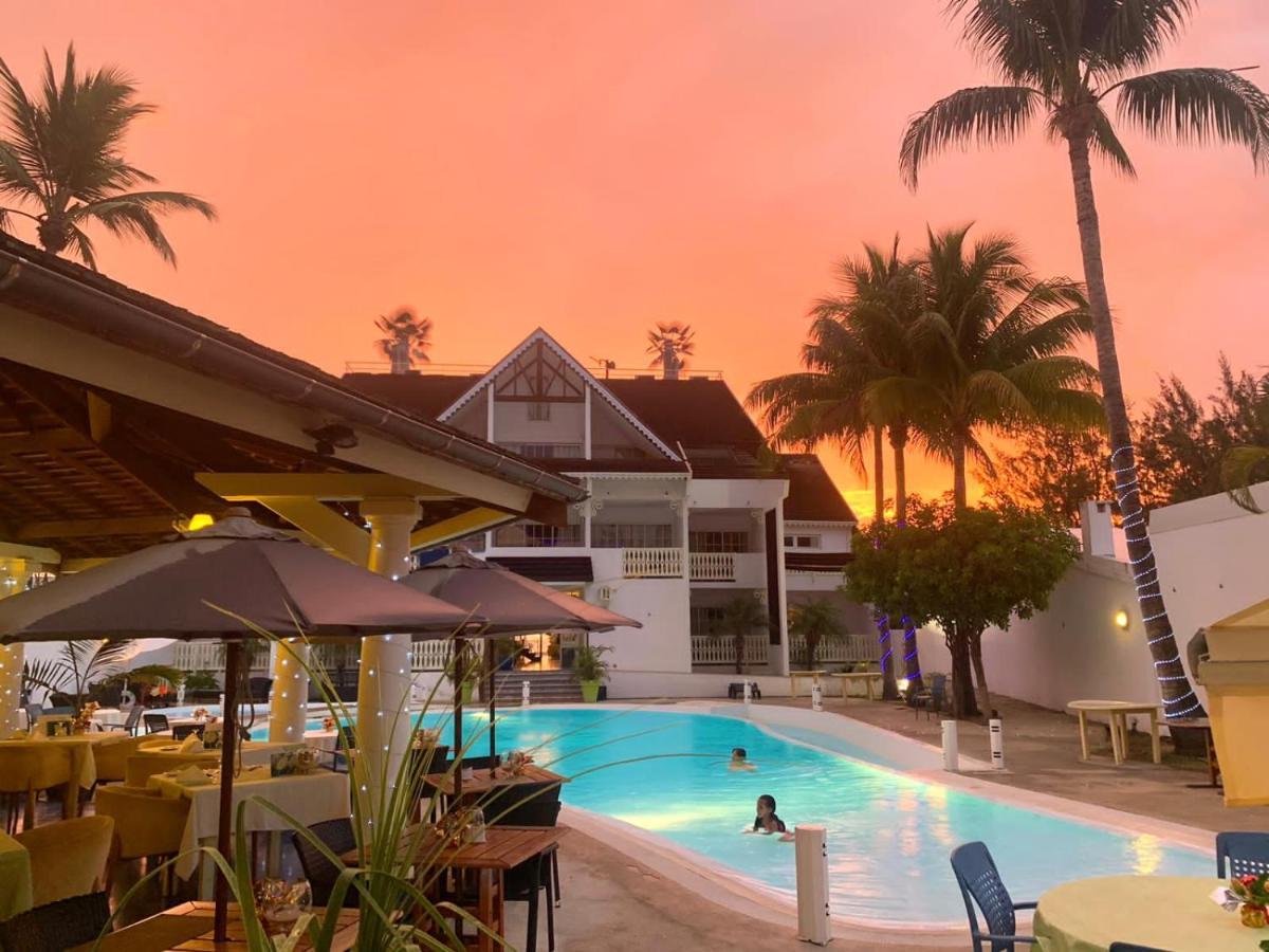 Le Nautile Beachfront แซ็งต์-จีลส์-เลส์-แบ็งส์ ภายนอก รูปภาพ