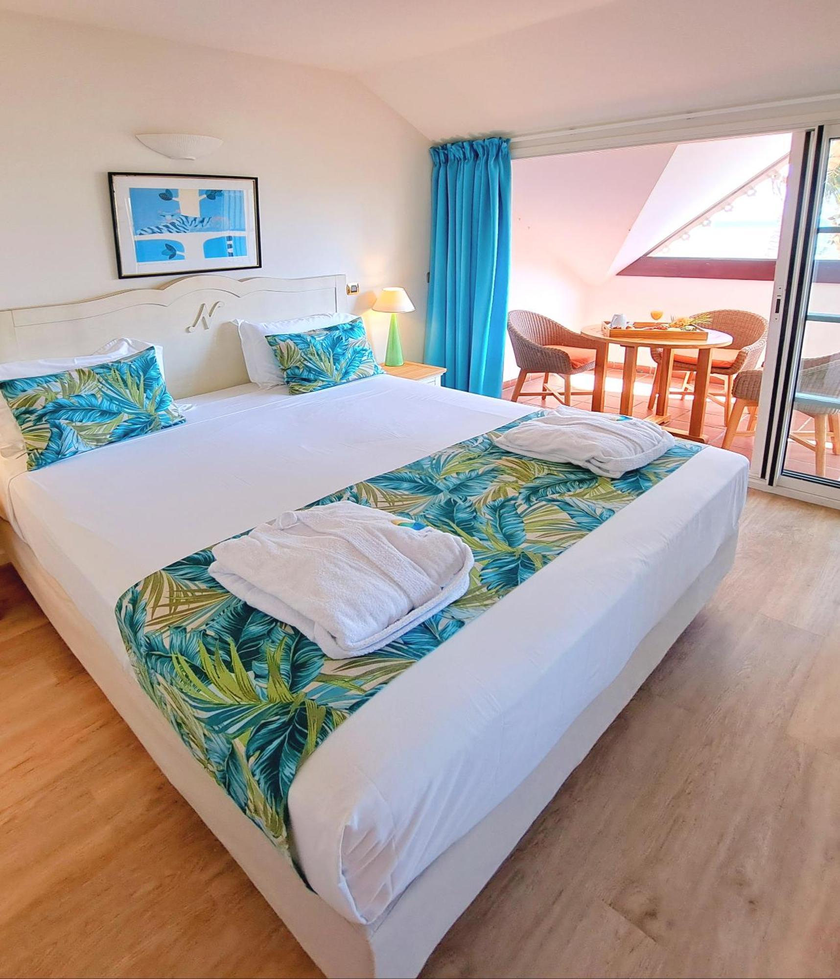 Le Nautile Beachfront แซ็งต์-จีลส์-เลส์-แบ็งส์ ภายนอก รูปภาพ