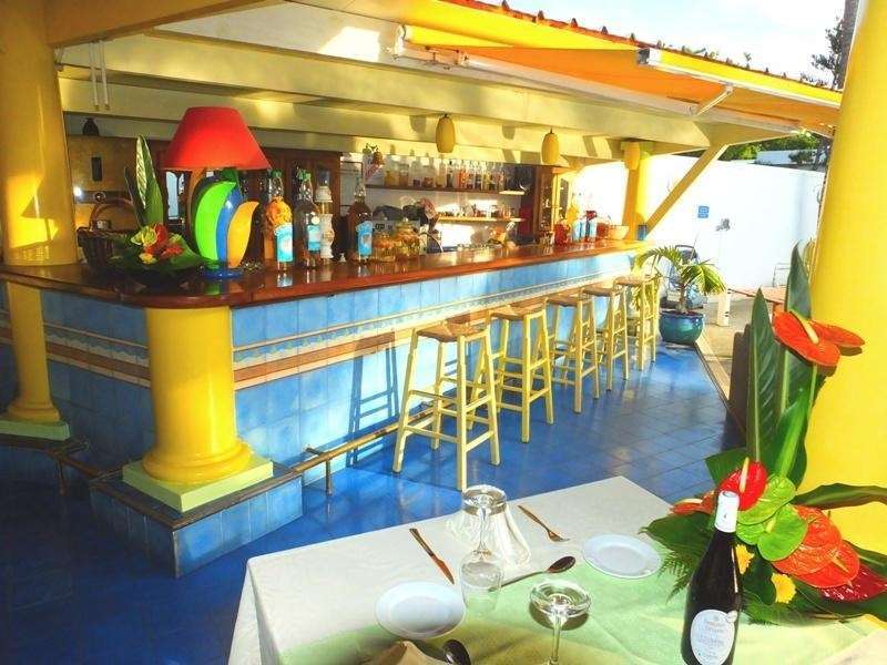 Le Nautile Beachfront แซ็งต์-จีลส์-เลส์-แบ็งส์ ร้านอาหาร รูปภาพ